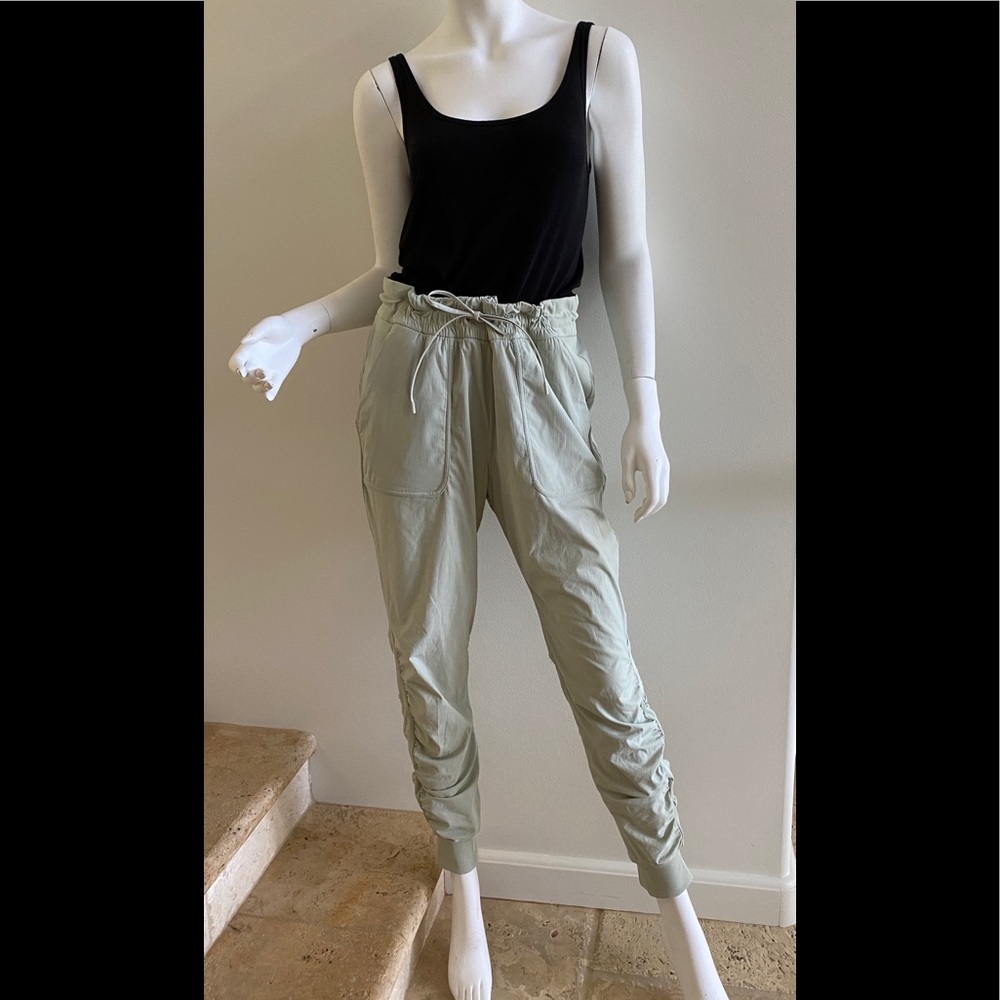 NWOT $118 LULULEMON Beyond the Studio Joggers, 10